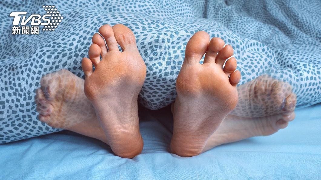 不寧腿形成最主要的原因,目前醫學普遍認為與中樞神經缺鐵有關。(示意圖/shutterstock達志影像)