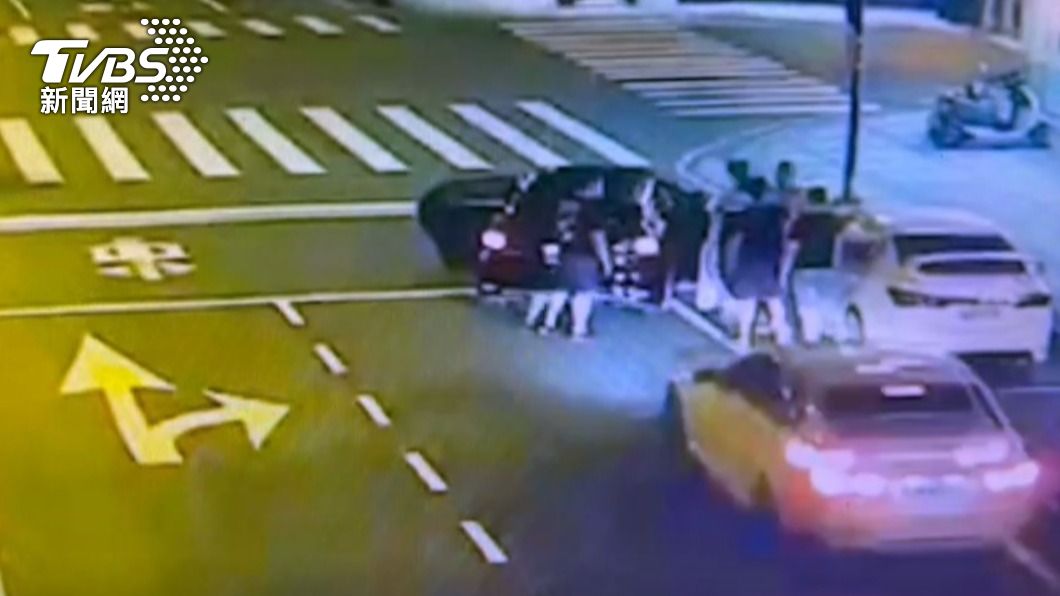 傻眼!台南棒球隊當街擄人 警見真相連「肉票」一起送辦