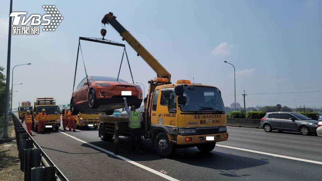 特斯拉車主怒!電池頻出包 消基會:業者應召回檢修