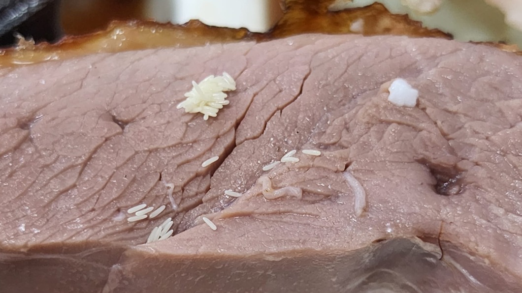 噁炸！鴨肉上緊黏「泰國長米」　內行一見驚呼：快丟掉