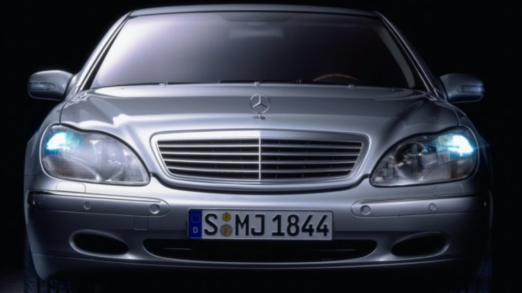 鄭伊健也曾駕駛過M-Benz S-Class。（圖／翻攝自M-Benz）