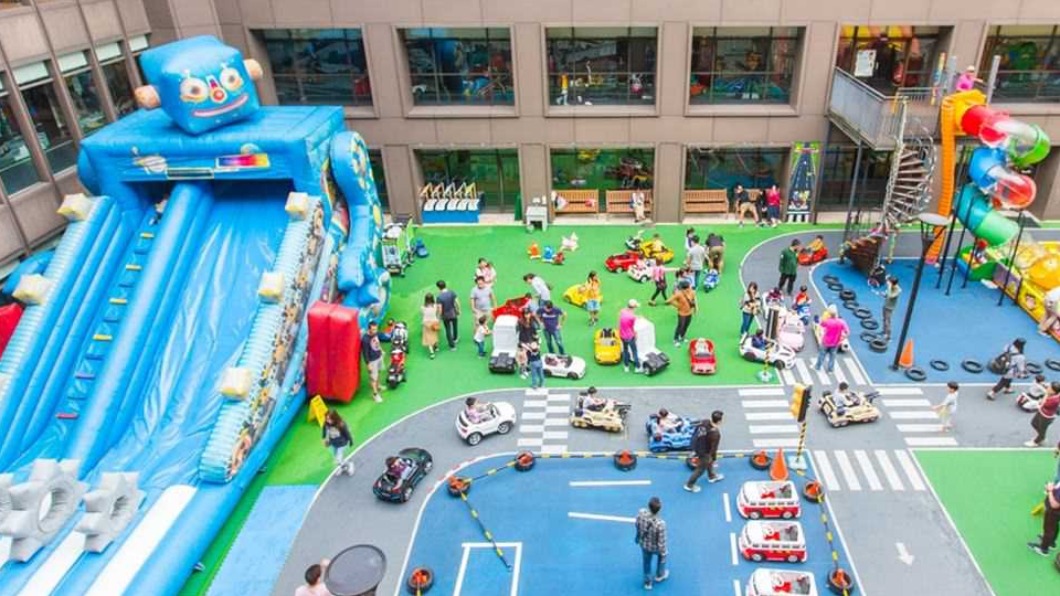 8樓有個半戶外的芬朵奇堡樂園。（圖／小佳的幻想世界提供）