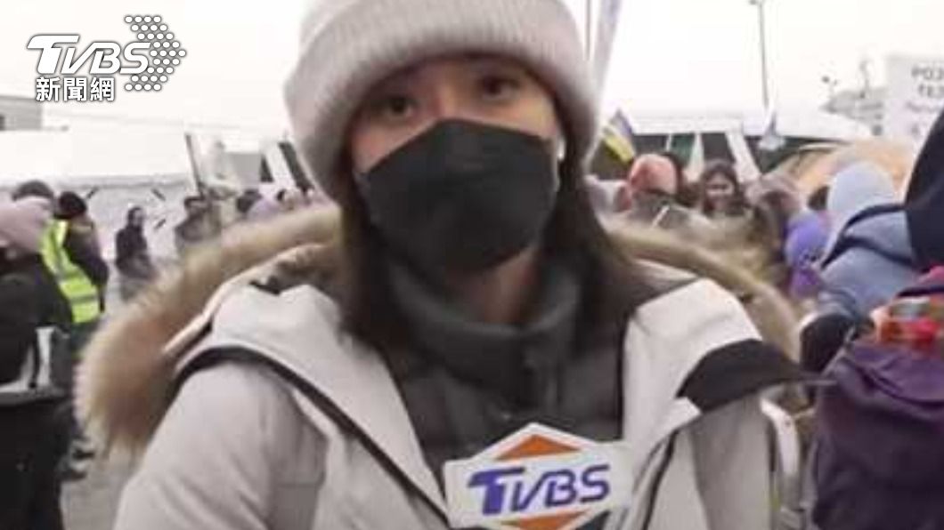 TVBS採訪團隊抵達波蘭的梅迪卡城鎮。（圖／TVBS）