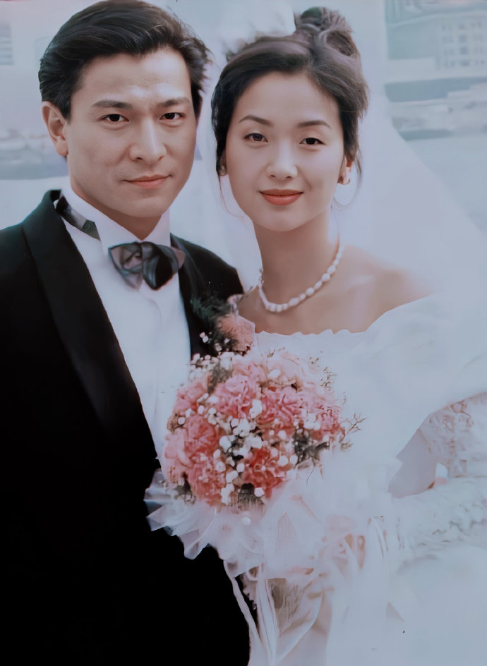 吳倩蓮過去和劉德華多次合作,成為螢幕情侶。(圖/翻攝自微博)