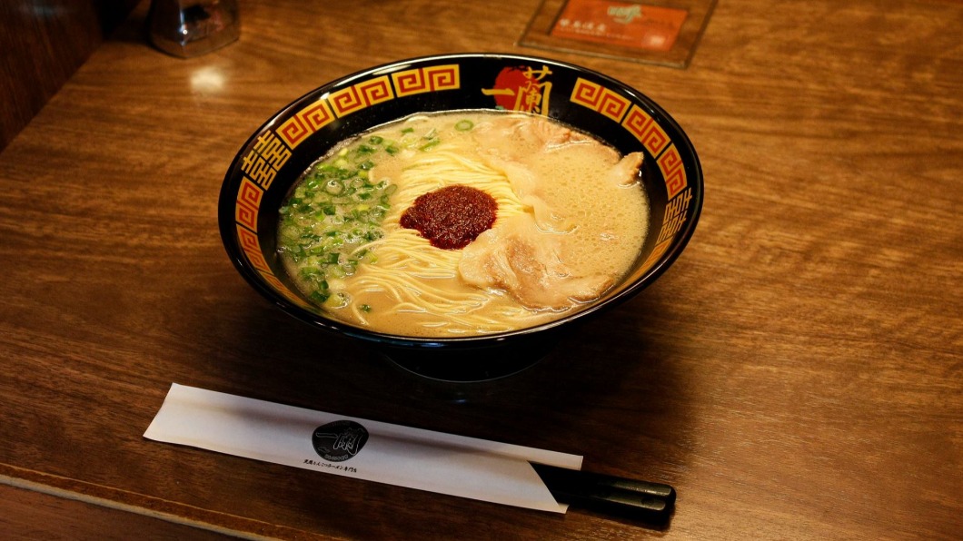 一蘭拉麵店「門外竟空蕩蕩」！老饕抖真相：進去就知道