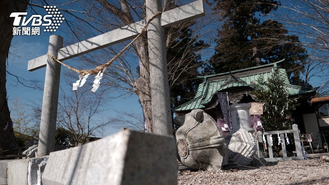 「鹿島御子神社」鳥居遭受嚴重破壞。(圖/達志影像美聯社)