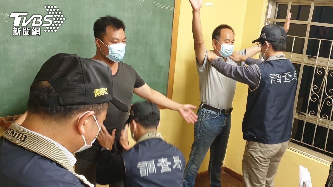 史瓦帝尼走私千萬犀牛角 調查局押解2台男回台服刑