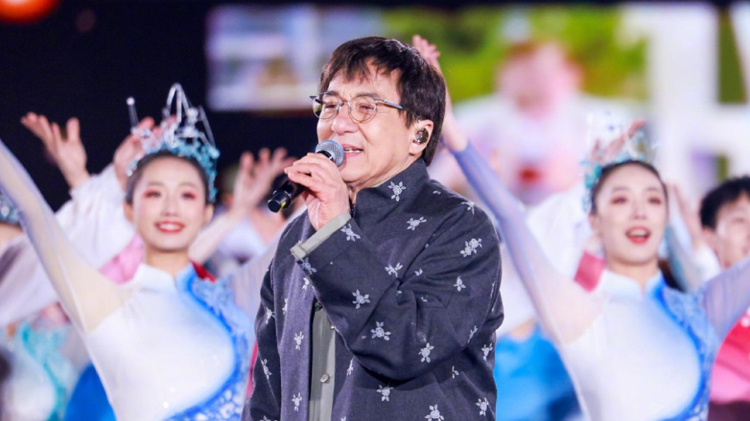 無數大咖女星都曾與成龍合作過。(圖/翻攝自成龍微博)