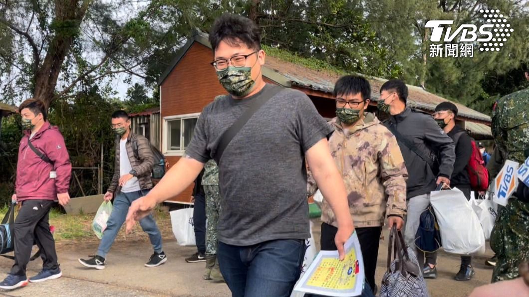 「新制教召」,今(18)日進行最後1天訓練,召員完成綜合座談、裝備保養與收繳後即解召。(圖/TVBS)