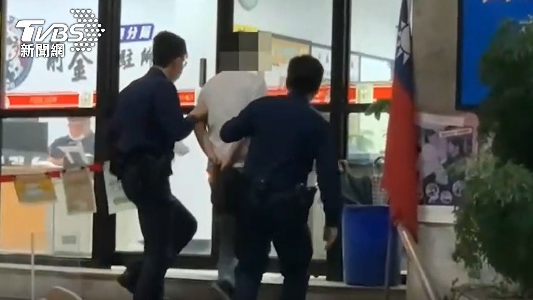 王男慘遭逮捕。(圖/TVBS)
