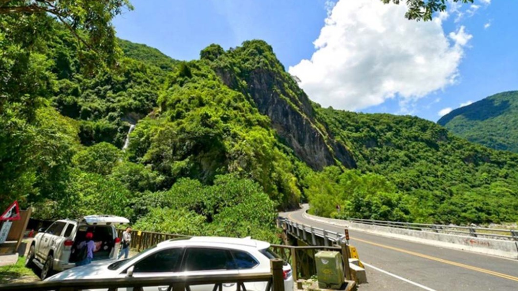 南安瀑布位於花蓮卓溪鄉,從玉里車站出發車程約20分鐘。(圖/阿一一之食意旅遊提供)