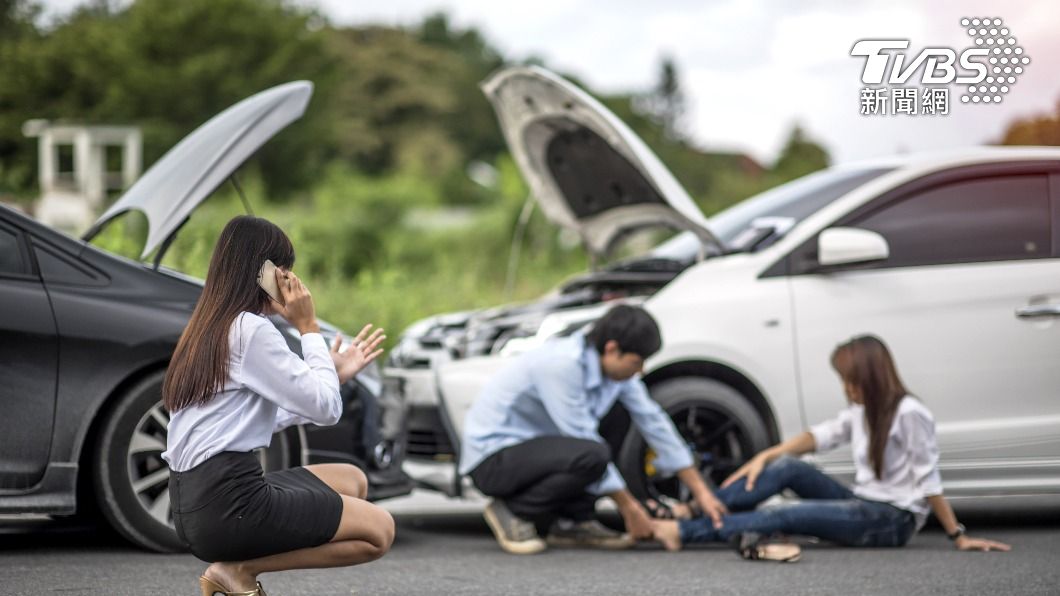 一發生車禍,就要馬上報警,並且保留第一現場。(示意圖/shutterstock達志影像)
