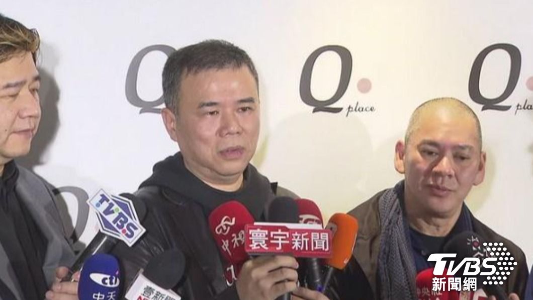 陳玉勳（左2）哀悼顧寶明。（圖／TVBS資料畫面）