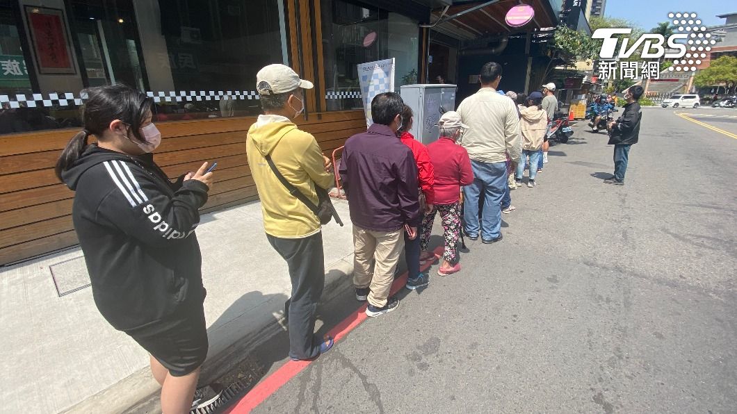 光復高中HBL奪冠!林智堅請5千份雞排 民眾排隊兌換