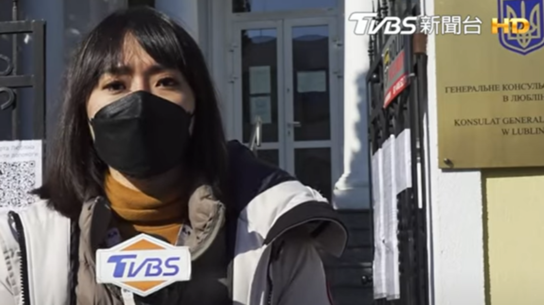 回到烏克蘭的車潮長達600公尺。(圖/TVBS)