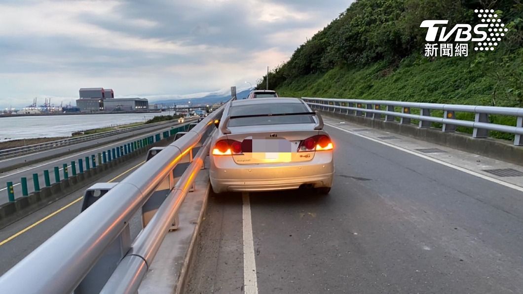 32歲的菲籍男子騎車從林口到八里參加自行車賽，不料在途中遭撞。（圖／中央社）