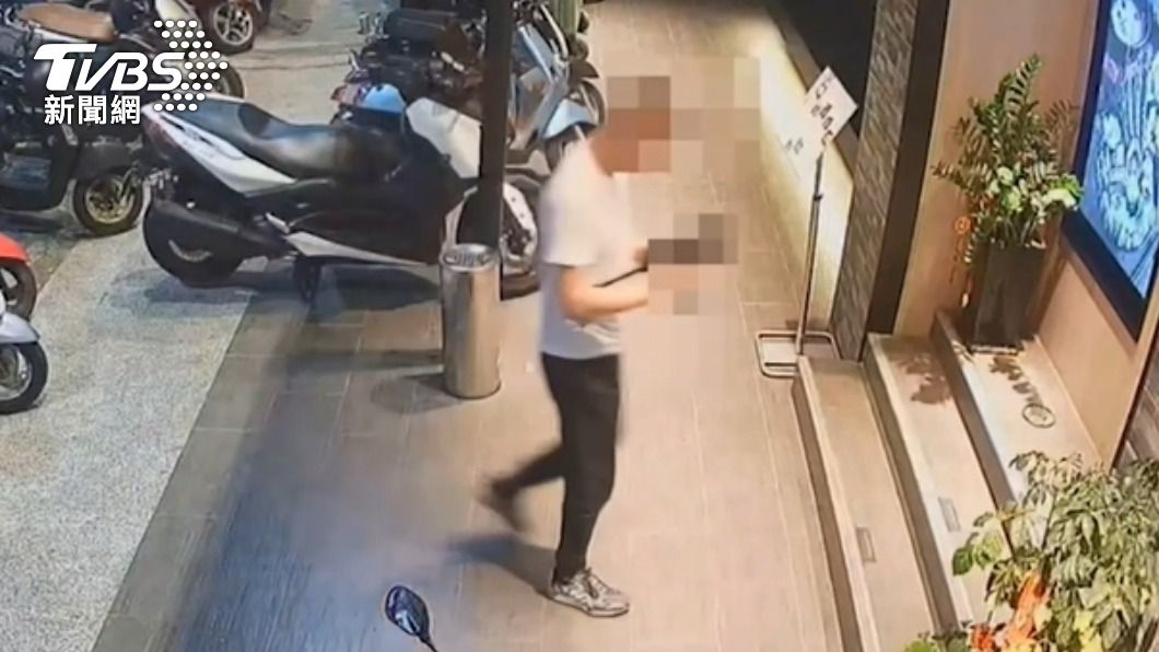 許嫌進店開槍。(圖/TVBS)