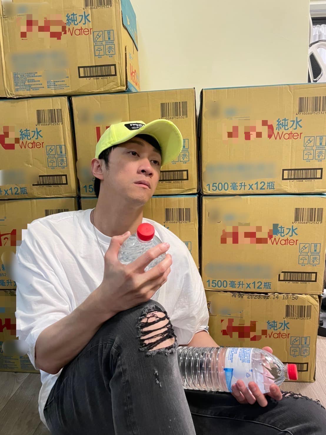 陳漢典助理誤會意思買了2300元的水。（圖／翻攝自陳漢典臉書）