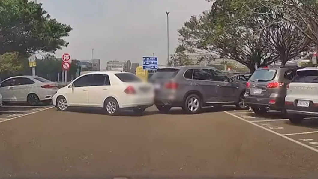 圖／翻攝自八卦村行車紀錄器影片上傳中心