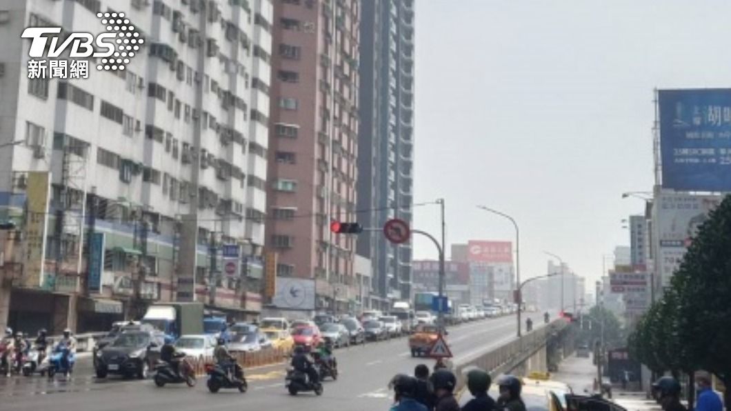 下雨沒幫助！台南濕度反釀空污　累積達紅色警示