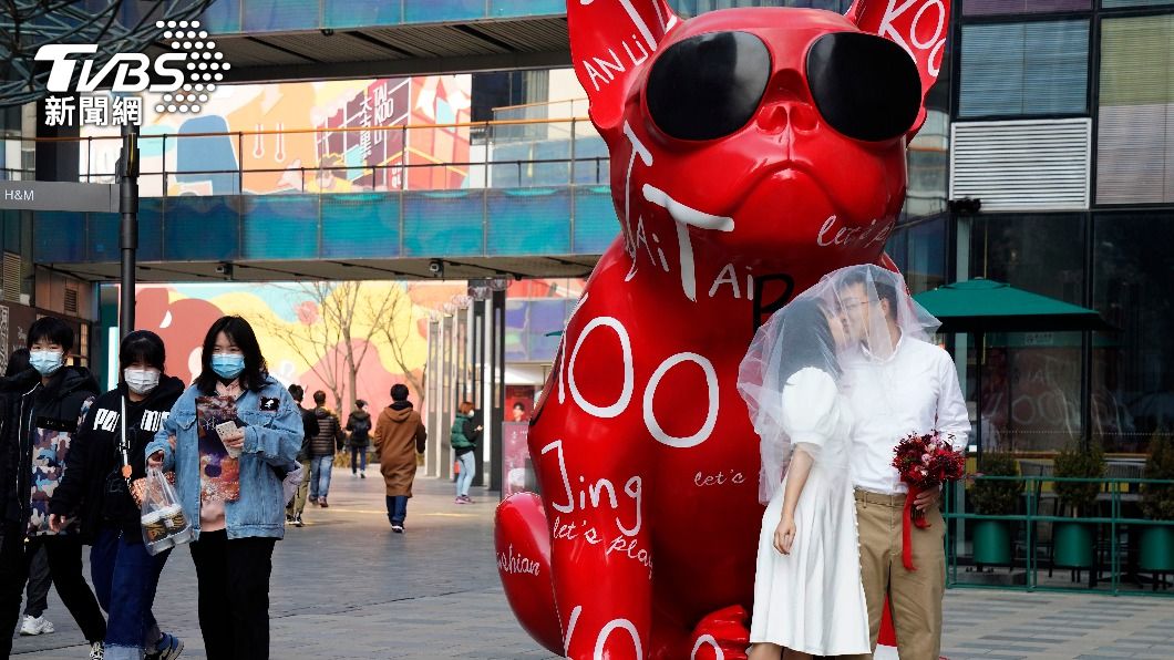 過去中國甚至有夫妻為了買房而辦理「假離婚」。(示意圖/達志影像美聯社)