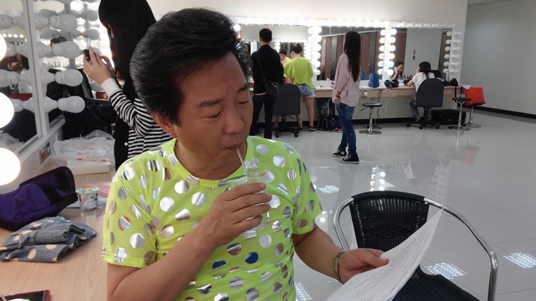 高群拍戲出意外後,開始體悟要愛自己。(圖/翻攝自高群臉書)