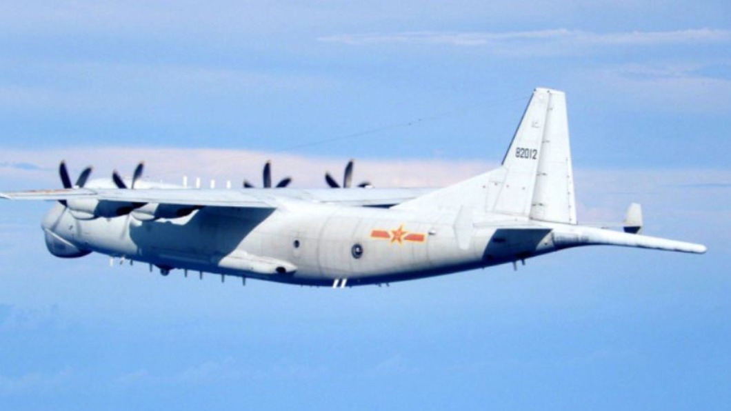 陸解放軍運8反潛機失事！罹難飛行員遺體運返家鄉