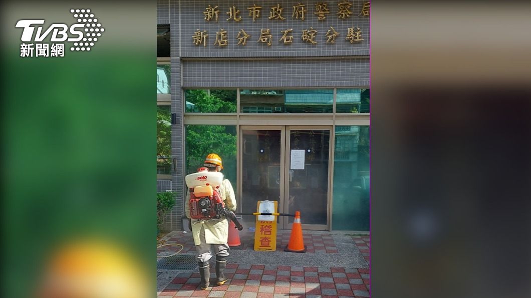 新北市新店分局石碇分駐所員警確診。（圖／TVBS）