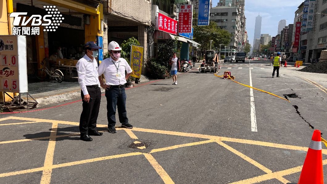 市府緊急安置附近住戶。（圖／TVBS）