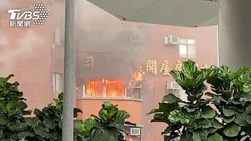 火勢燃燒速度相當快。（圖／TVBS）
