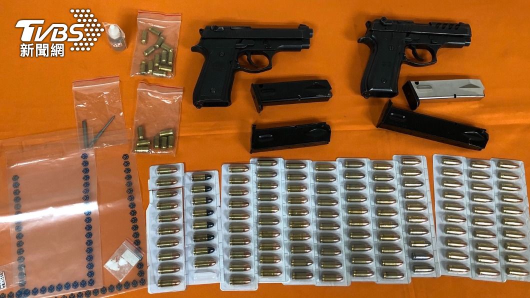 走投無路!通緝犯持2槍枝逃亡累了 休息站內尿尿被逮