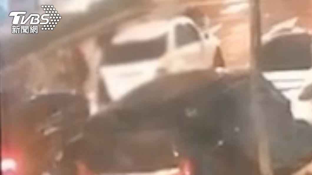 4車進出爆衝突!10多人互毆完「酒店繼續嗨」警逮5男