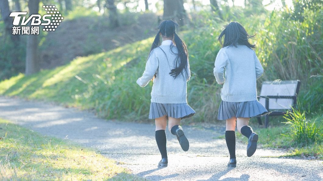《民法》修法成漏洞!日本18歲女高中生恐簽約拍謎片