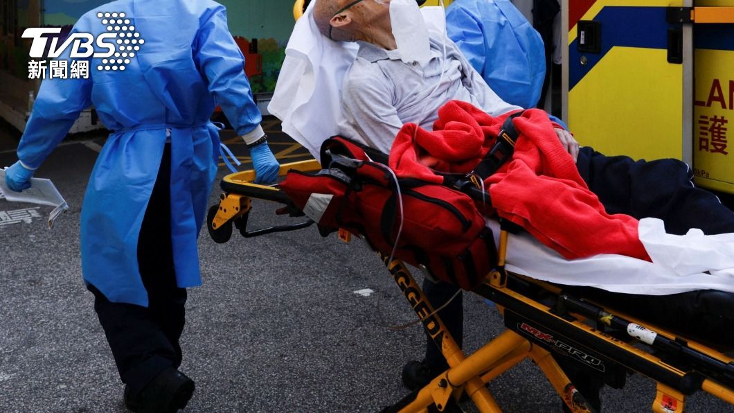 截至週二香港則有6,364名患者不治。(圖/達志影像路透社)