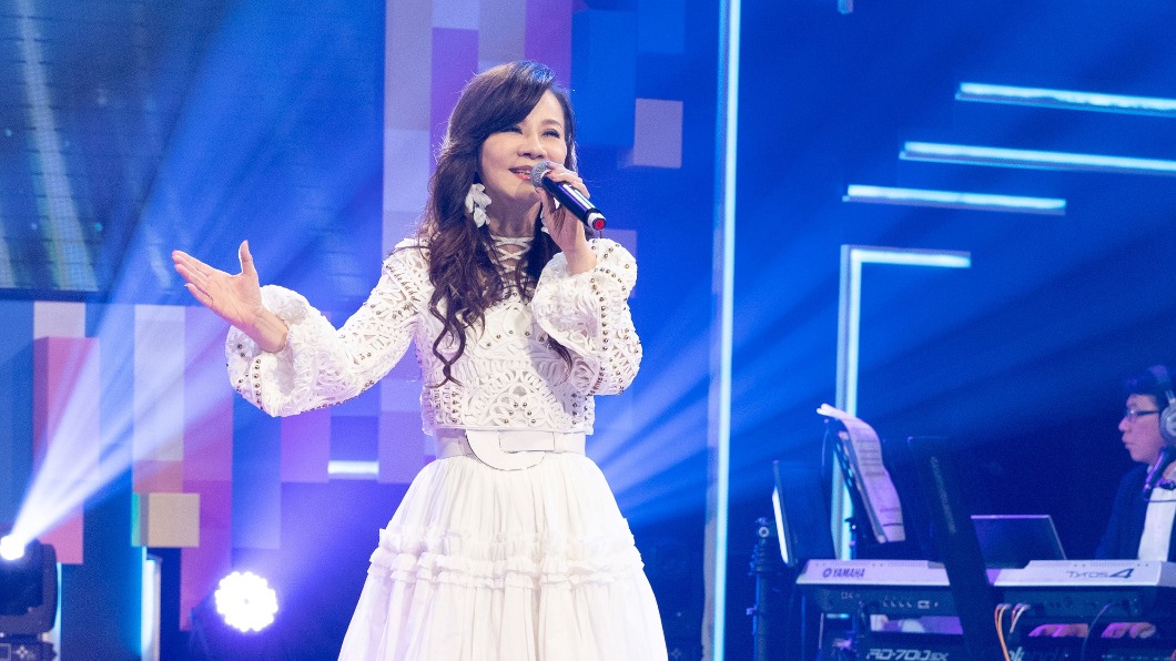 龍千玉14歲初登台「尖叫演唱」!觀眾怕爆:慘被經理辭退