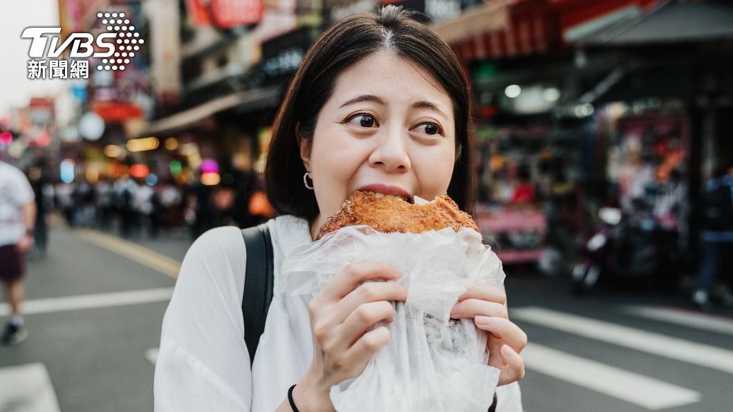 有網友提到雞排也是年紀增長後較少碰的食物。(示意圖/shutterstock達志影像)