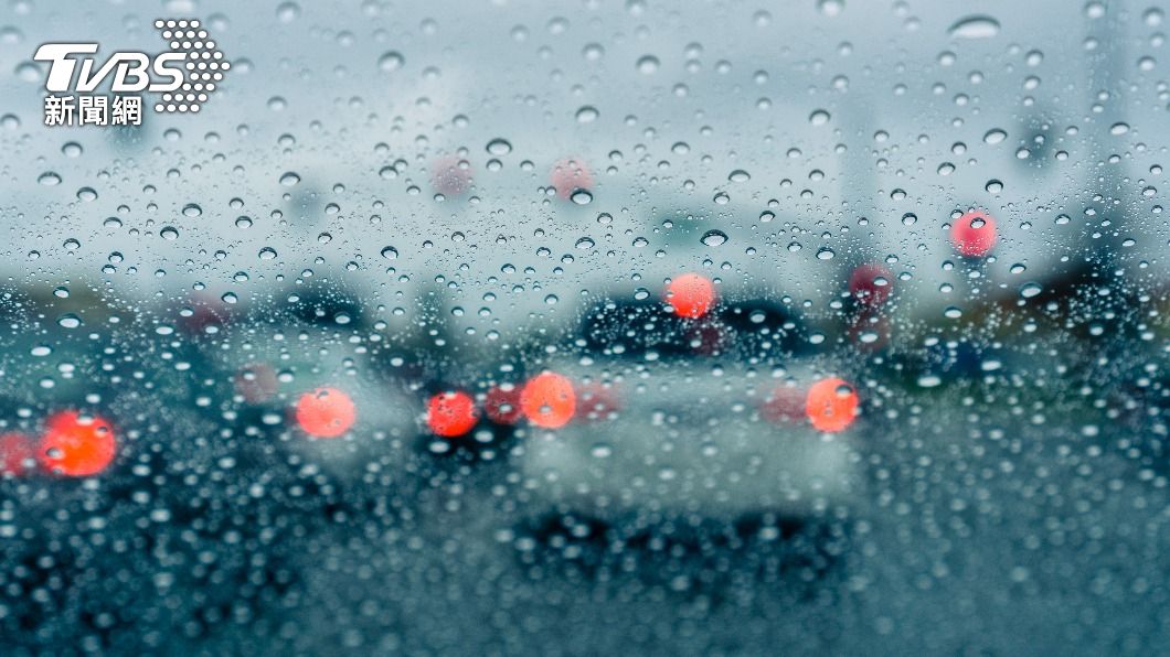 雨天行車6大安全技巧一次看 車輛「這系統」勿關!