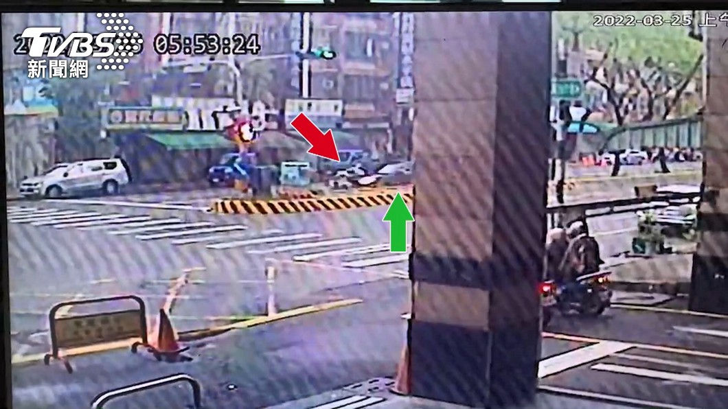 劉男撞人後，立馬加速逃逸離開現場。（圖／TVBS）