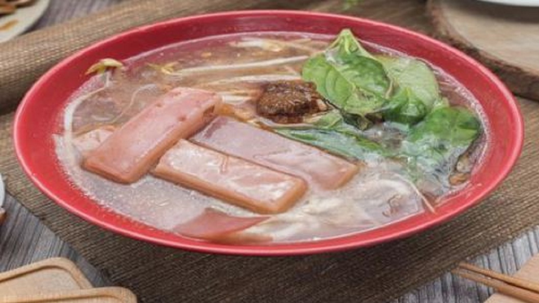嫌羹麵賣60元太貴 奧客嗆「店收起來」老闆嘆:錢退你