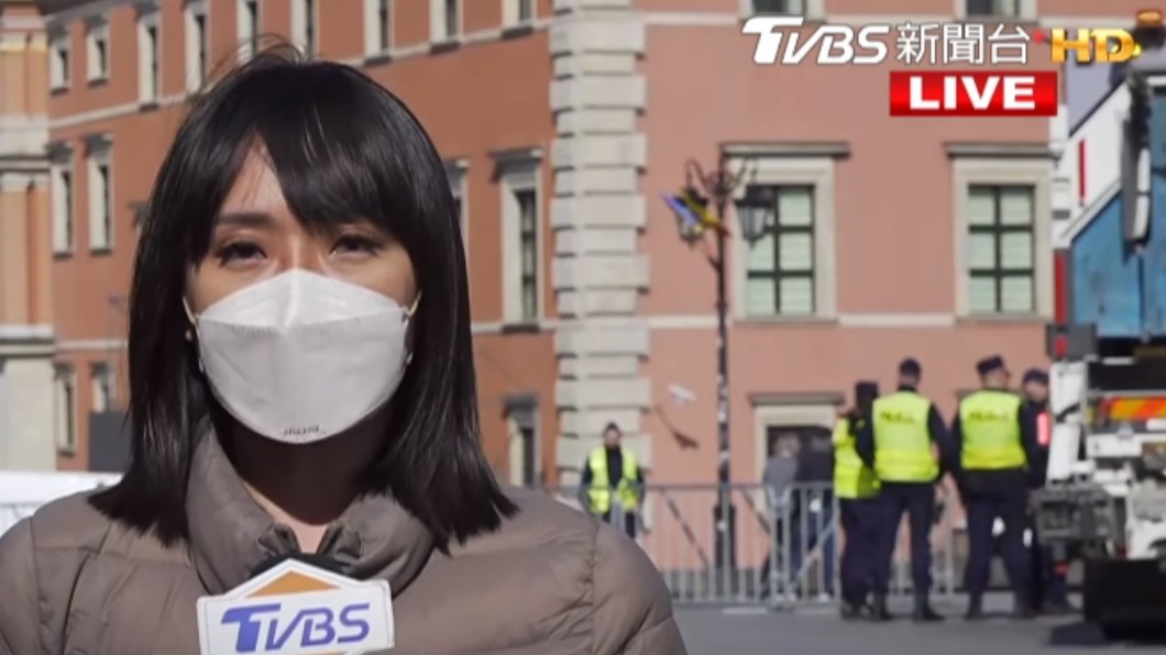 TVBS採訪團隊目前位於華沙的城堡廣場。（圖／TVBS）