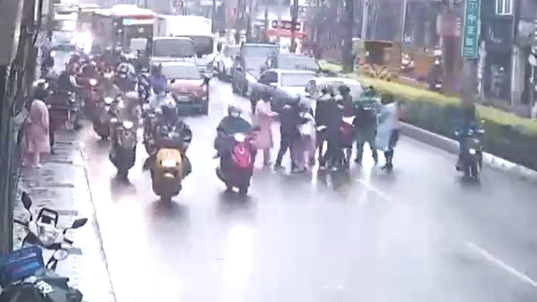 郵差事後也表示非常感謝大家的幫忙。（圖／翻攝自我是新莊人臉書）