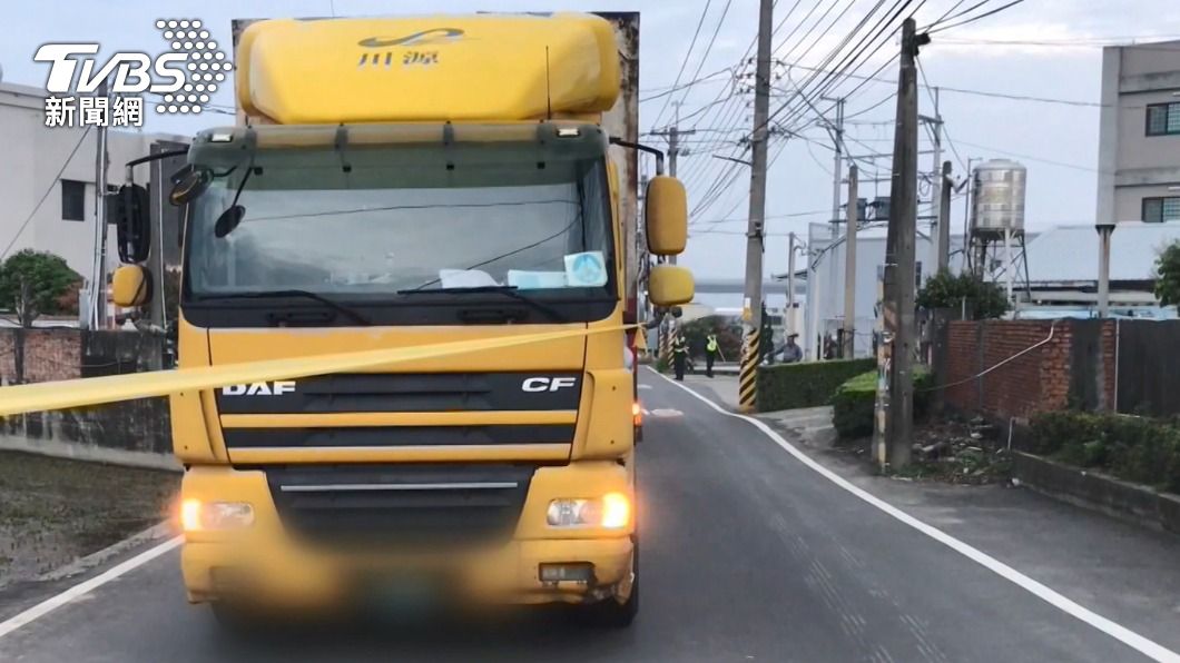 又是視線死角?妙齡女騎鐵馬出門 不明原因遭曳引車輾斃