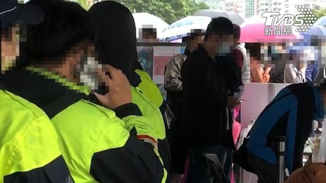 上千名員警前往篩檢。（圖／TVBS）