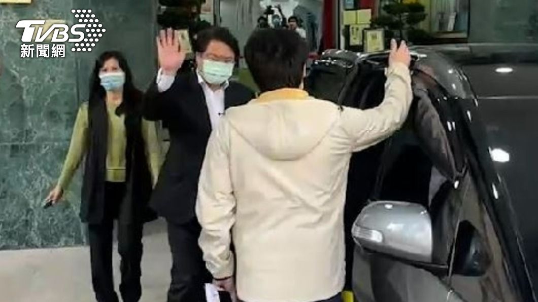 累計8警染疫基隆急篩950警 林右昌接觸確診者曝身體狀況