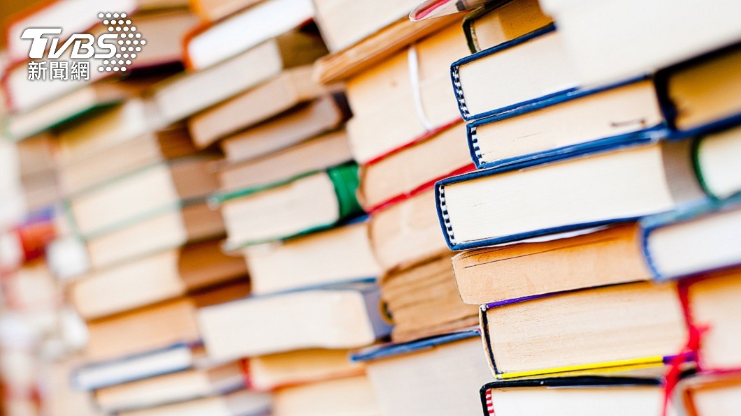 家人也會買書給男童吃。（示意圖／shutterstock達志影像）