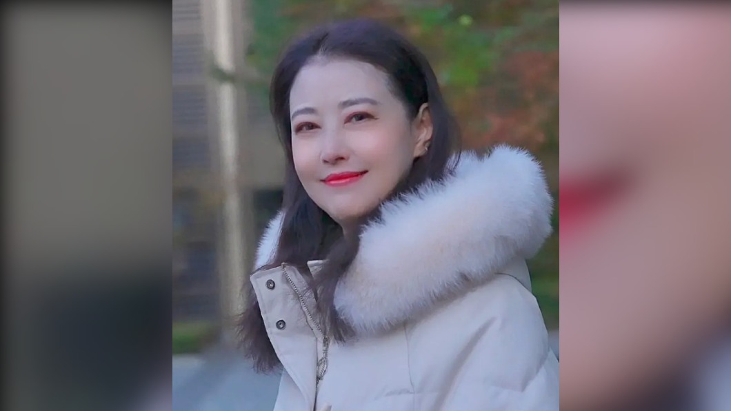 周海媚穿旗袍驚見小腹遭酸「走鐘」　網力挺：比整容臉好