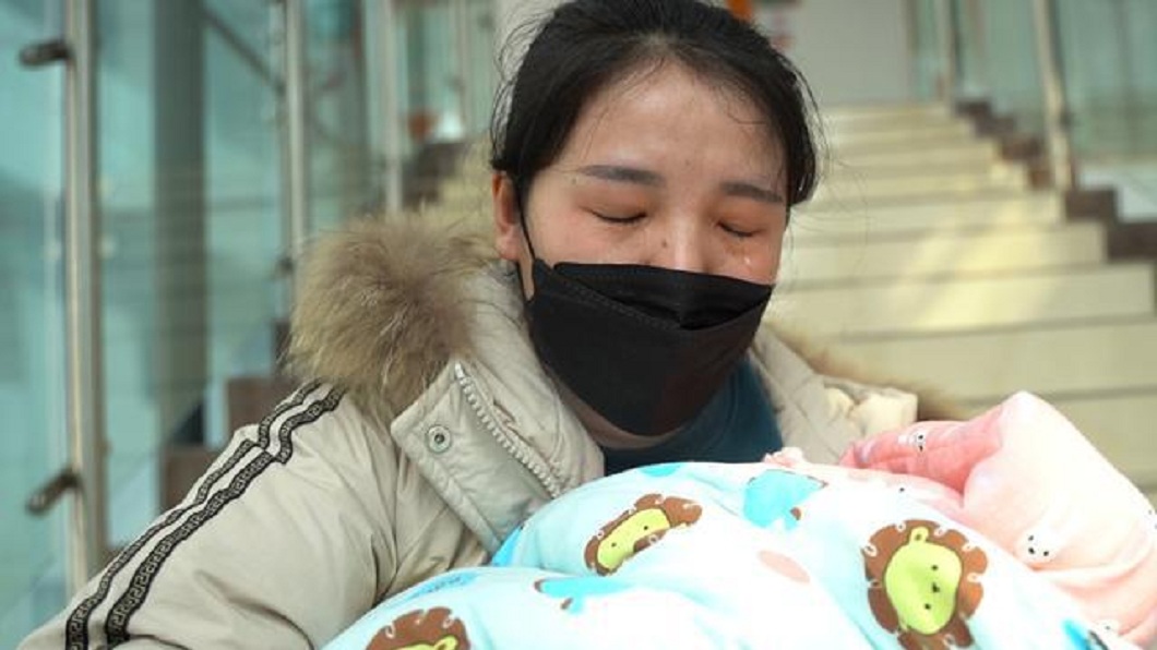 雙胞胎早產只能救一個　窮夫妻含淚「抓鬮」抉擇網全哭了