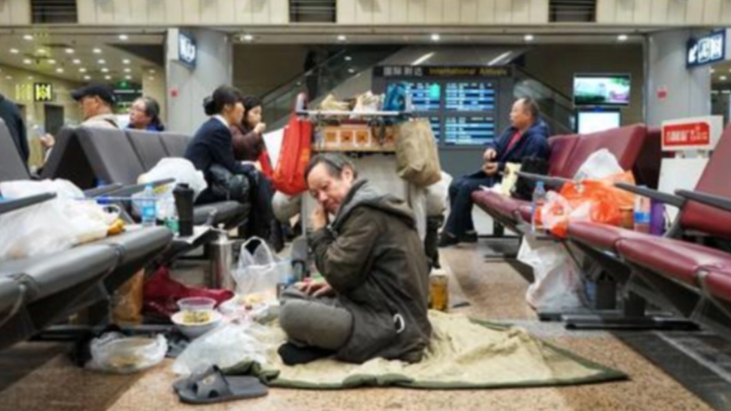 失業男與妻吵架、被岳母看不起　北京機場為家一住14年