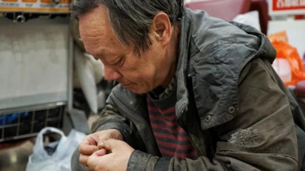 魏建國憶起妻子仍有滿滿傷感。(圖/翻攝自新浪)