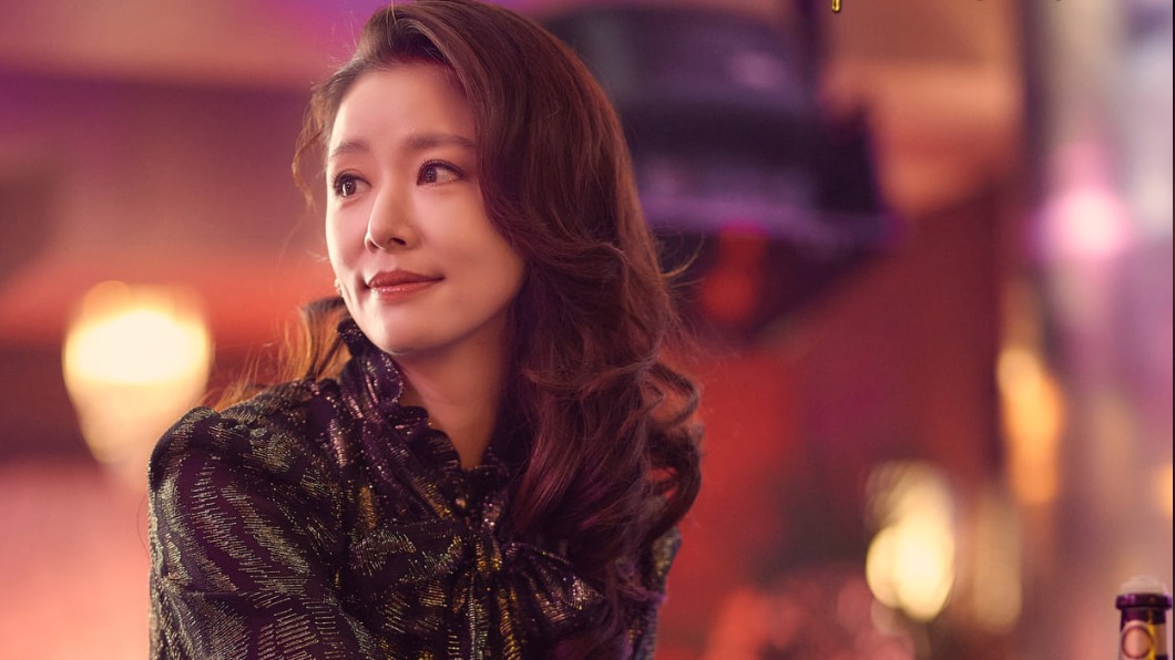 林心如在《華燈》中飾演媽媽桑Rose。（圖／翻攝自華燈初上臉書）